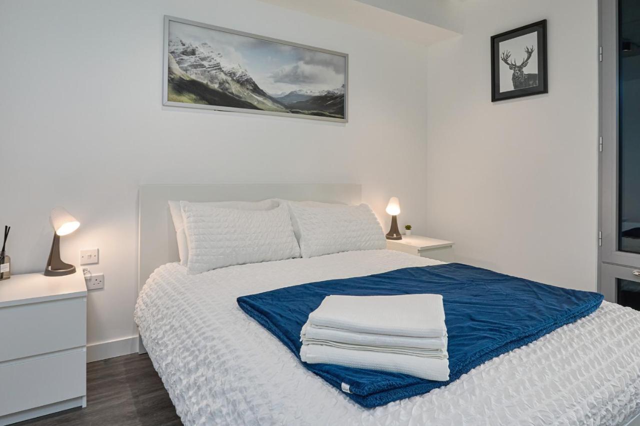 Morden Lovely 3Bedroom Apartment London Abbey Wood Exterior foto