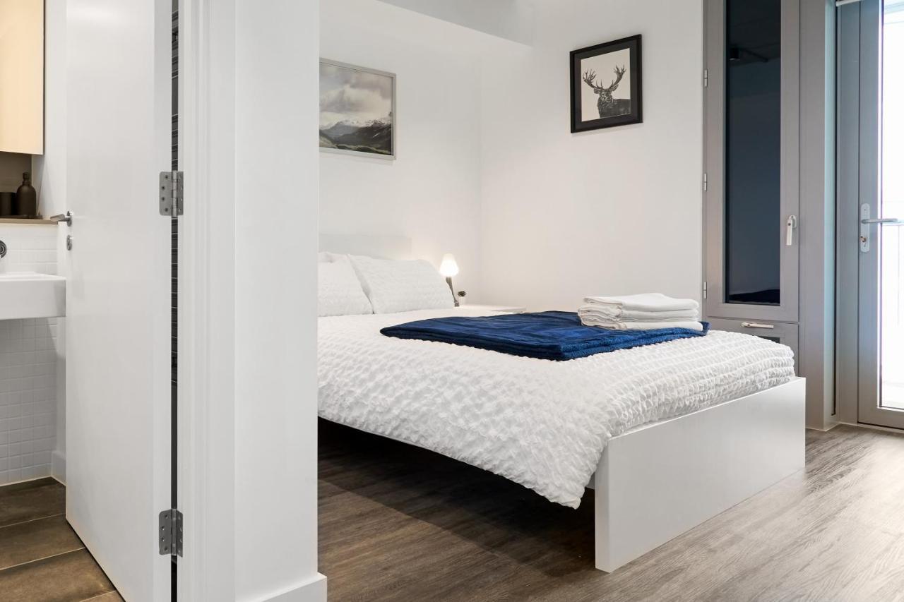 Morden Lovely 3Bedroom Apartment London Abbey Wood Exterior foto